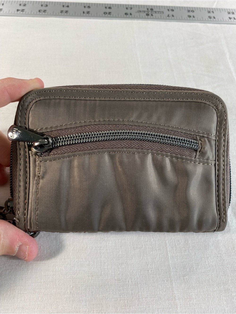 Lug Rodeo Wallet Billfold - Walnut Brown - Chevron Quilting - Picture 4 of 9